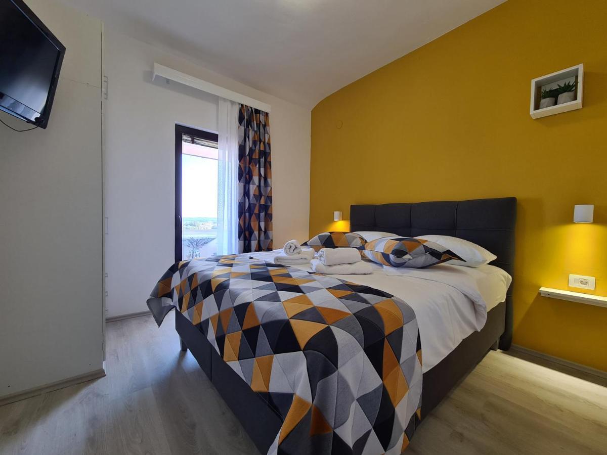 Apartments Slavko 1179 班约勒 外观 照片