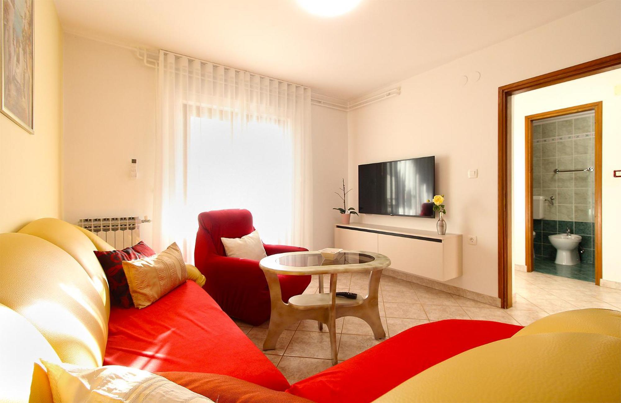 Apartments Slavko 1179 班约勒 外观 照片