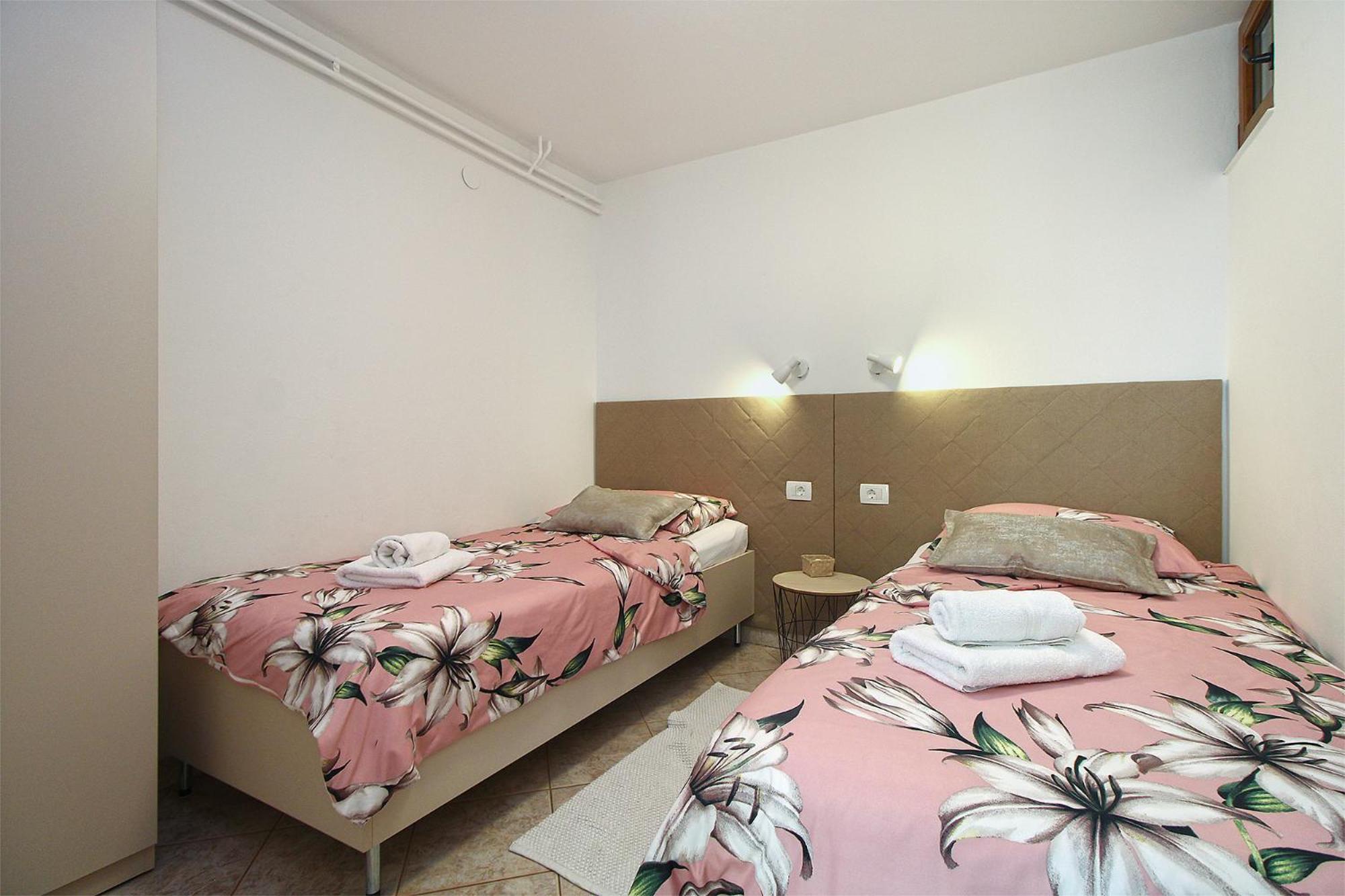 Apartments Slavko 1179 班约勒 外观 照片